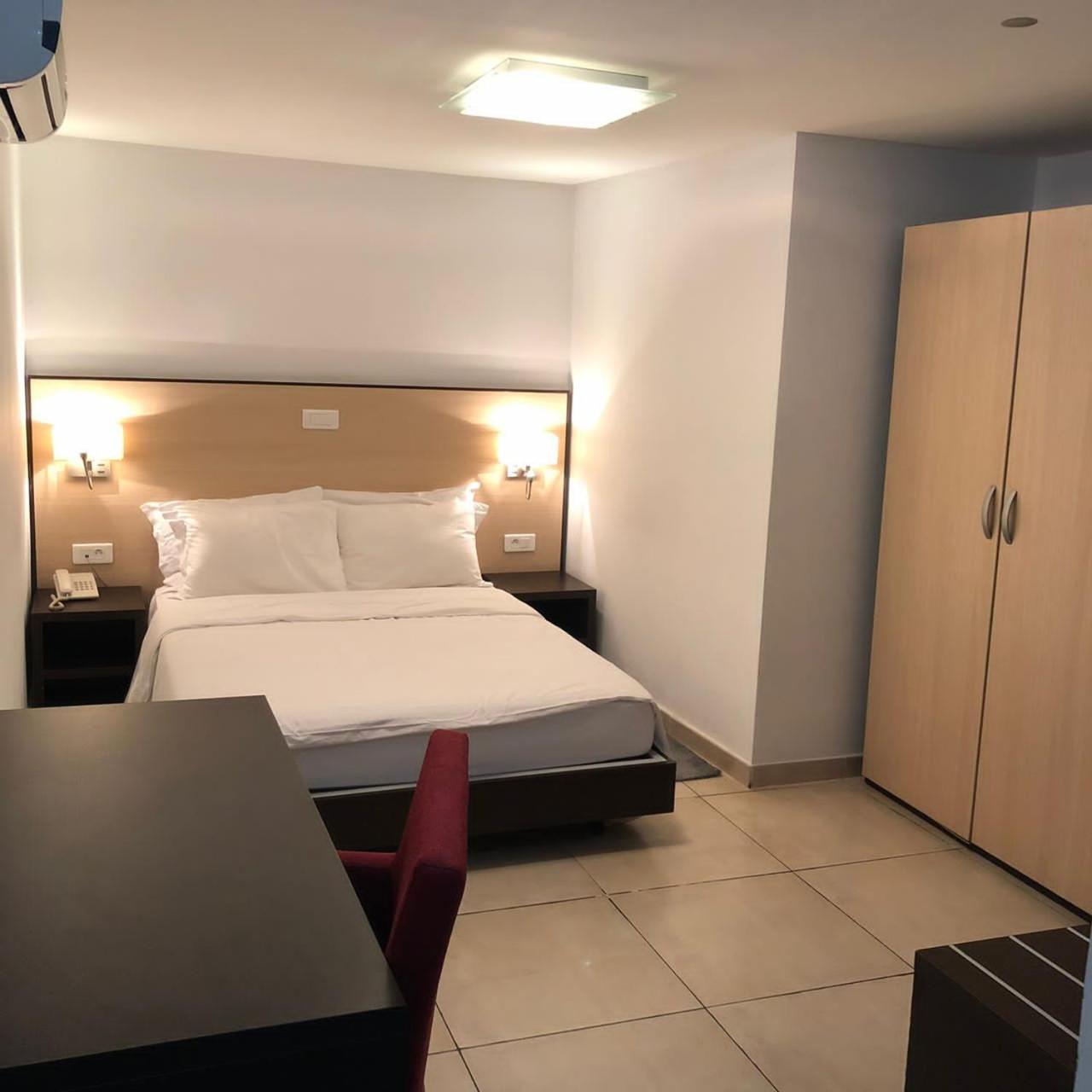 Residence Achenbach Abidjan Quarto foto